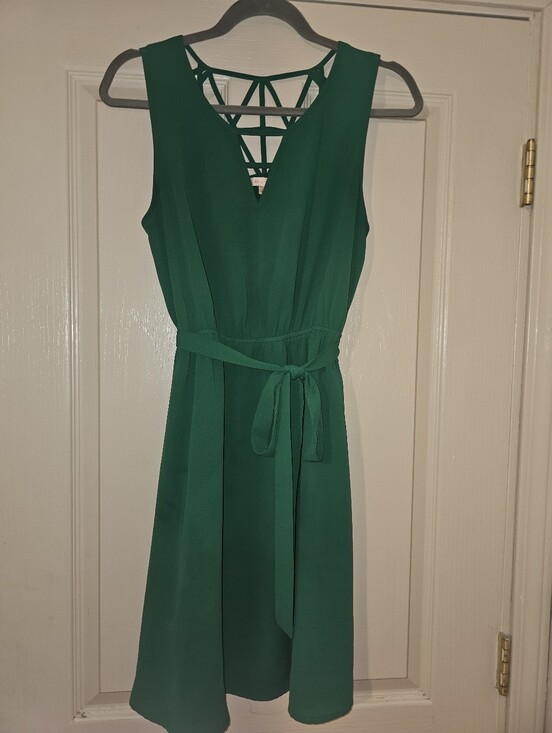 Skies Are Blue Dresses & Skirts - Skies Are Blue Emerald Green V-Neck Midi Dress with Strappy Back